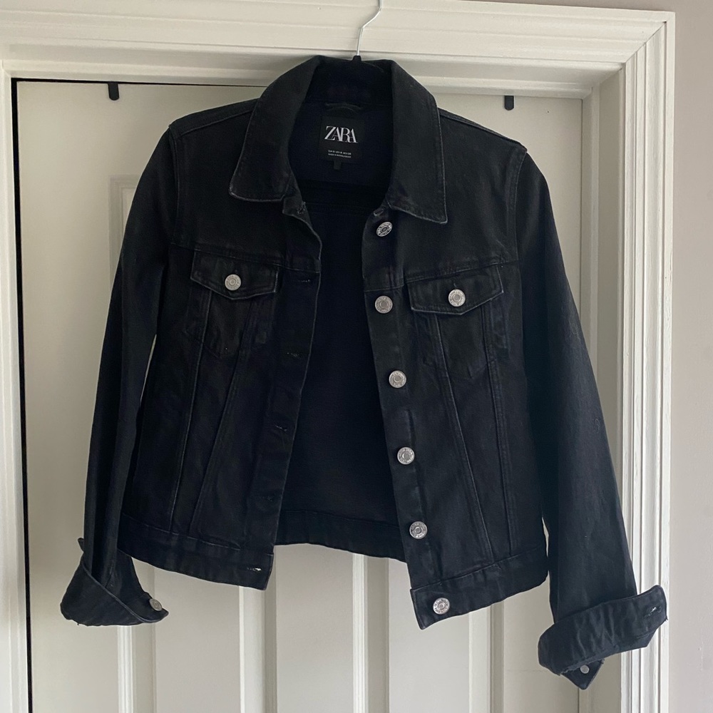 Zara black denim jacket. Never worn.